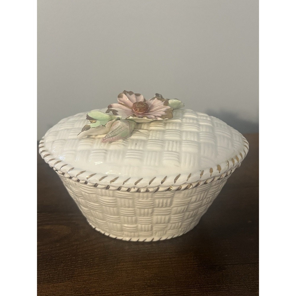 Vintage Hand Painted Italian Ceramic Trinket Box Basket Weave Floral‎ Lid